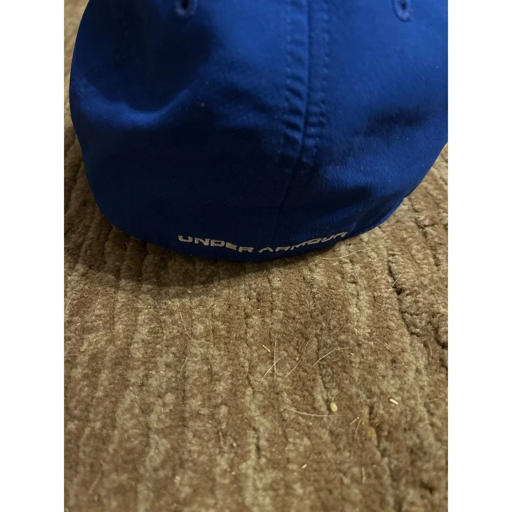 Under Armour Hockey Hat Youth S/M‎ Blue Fitted Cap